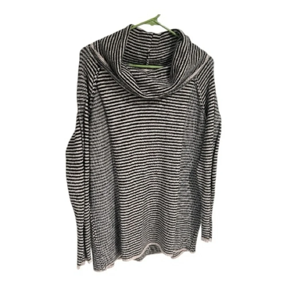 The Nines Elegant Black and Cream Striped Crowl Neck Sweater Size M